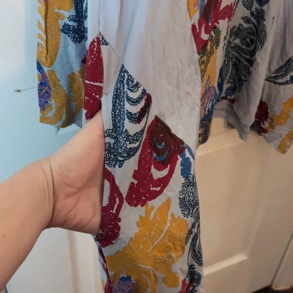 LOGO by Lori Goldstein Blue paisley tunic with pockets - Picture 5 of 9